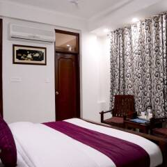 Отель OYO 4492 Home Stay Sukh Vilas сейф в номере
