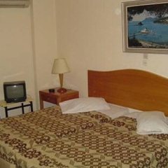 Отель Aris Hotel Греция, Афины - отзывы, цены и фото номеров - забронировать отель Aris Hotel онлайн удобства в номере