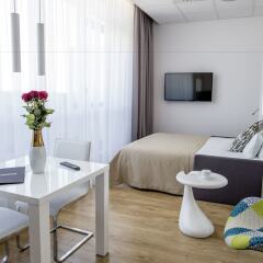 Отель Varsovia Apartamenty Kasprzaka комната для гостей