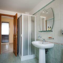Отель Casa Vacanze Samira Италия, Маскали - отзывы, цены и фото номеров - забронировать отель Casa Vacanze Samira онлайн ванная фото 2