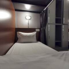Apartment45 Hostel - Adults Only Бангкок комната для гостей
