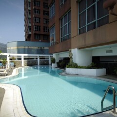 Отель Berjaya Penang Hotel Малайзия, Пенанг - 1 отзыв об отеле, цены и фото номеров - забронировать отель Berjaya Penang Hotel онлайн бассейн фото 2