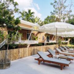 Отель Villa Cha-Cha Krabi Beachfront Resort Таиланд, Краби - отзывы, цены и фото номеров - забронировать отель Villa Cha-Cha Krabi Beachfront Resort онлайн бассейн фото 3