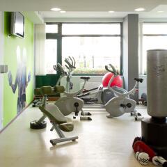 Hill Hotel фитнесс-зал