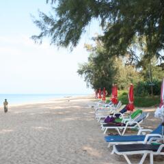 Отель Lanta Palm Beach Resort Таиланд, Ланта - отзывы, цены и фото номеров - забронировать отель Lanta Palm Beach Resort онлайн пляж фото 2