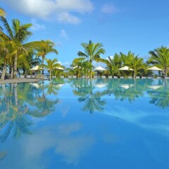 Отель Victoria Beachcomber Resort & Spa бассейн фото 3