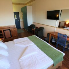 Отель Airport Hotel Bonus Inn Финляндия, Вантаа - 13 отзывов об отеле, цены и фото номеров - забронировать отель Airport Hotel Bonus Inn онлайн удобства в номере фото 2
