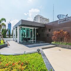 Отель Interlux Premier Sukumvit 13 By Favstay фото 2
