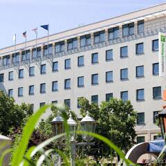 Отель Holiday Inn Express Berlin City Centre