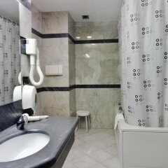 Отель iH Hotels Milano Blu Visconti Треццано-суль-Навиглио ванная фото 2