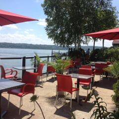 Отель Auberge La Goeliche Канада, Орлеан - отзывы, цены и фото номеров - забронировать отель Auberge La Goeliche онлайн гостиничный бар