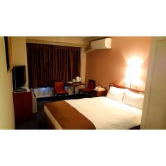 Tokyo Plaza Hotel сейф в номере