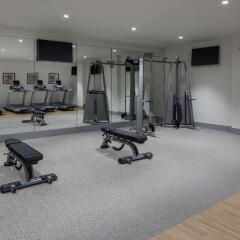 Отель DoubleTree by Hilton New York Times Square West фитнесс-зал