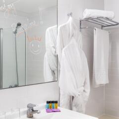 Отель Oriente Atiram Hotel Испания, Барселона - 2 отзыва об отеле, цены и фото номеров - забронировать отель Oriente Atiram Hotel онлайн ванная