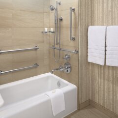 Отель The Westin Cincinnati США, Цинциннати - отзывы, цены и фото номеров - забронировать отель The Westin Cincinnati онлайн ванная