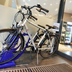 Отель Ibis Kortrijk Centrum Бельгия, Кортрейк - 1 отзыв об отеле, цены и фото номеров - забронировать отель Ibis Kortrijk Centrum онлайн спортивное сооружение