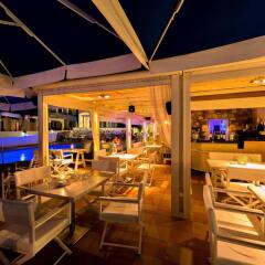 Отель Oasis Beach Hotel Греция, Агистри - отзывы, цены и фото номеров - забронировать отель Oasis Beach Hotel онлайн бассейн
