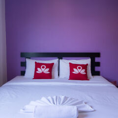 Отель ZEN Rooms Mahachai Khao San Бангкок комната для гостей фото 3