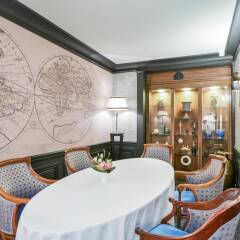 Отель Maison Astor Paris, Curio Collection by Hilton в номере фото 2