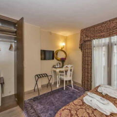 Отель By Murat Hotels Galata сейф в номере