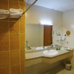 Отель Al Massa Hotel 1 ОАЭ, Эль-Айн - отзывы, цены и фото номеров - забронировать отель Al Massa Hotel 1 онлайн ванная фото 2