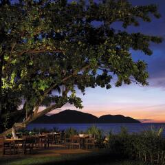 Отель Shangri-La's Rasa Sayang Resort and Spa, Penang Малайзия, Пенанг - отзывы, цены и фото номеров - забронировать отель Shangri-La's Rasa Sayang Resort and Spa, Penang онлайн пляж фото 2