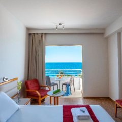 Отель Queen's Bay Hotel Кипр, Киссонерга - 1 отзыв об отеле, цены и фото номеров - забронировать отель Queen's Bay Hotel онлайн комната для гостей фото 5