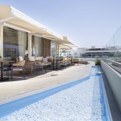 Отель Wyndham Athens Residence бассейн
