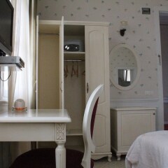 Отель Green House Butik Otel сейф в номере