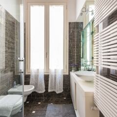 Отель Amazing Penthouse in Historic Center ванная