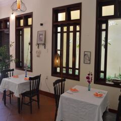 Отель Orchids Homestay питание фото 3