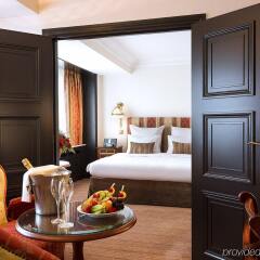 Hotel Barsey by Warwick в номере