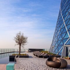 Отель Andaz Capital Gate Abu Dhabi – a concept by Hyatt бассейн фото 3