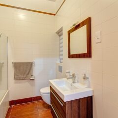 Отель Gorgeous Apartment With Terrace in Fort Cambridge, Pool Мальта, Слима - отзывы, цены и фото номеров - забронировать отель Gorgeous Apartment With Terrace in Fort Cambridge, Pool онлайн ванная