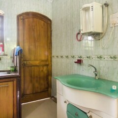 Отель GuestHouser 4 BHK Villa 8209 Гоа в номере