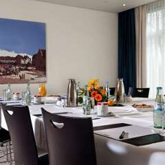 Отель Ramada by Wyndham Dresden Германия, Дрезден - 1 отзыв об отеле, цены и фото номеров - забронировать отель Ramada by Wyndham Dresden онлайн питание