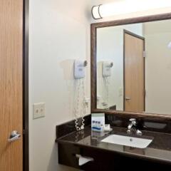 AmericInn by Wyndham St. Peter in Saint Peter, United States of America from 122$, photos, reviews - zenhotels.com bathroom