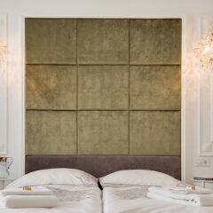 Отель Chestnut Suite - Luxury Home Downtown сейф в номере