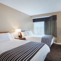 Отель Sandman Hotel Penticton Канада, Пентиктон - отзывы, цены и фото номеров - забронировать отель Sandman Hotel Penticton онлайн комната для гостей фото 4