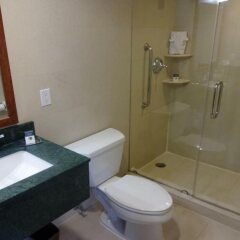 Отель DoubleTree by Hilton New York Times Square South ванная фото 2