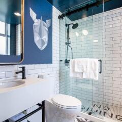 Отель Comfort Inn Downtown Vancouver Канада, Ванкувер - отзывы, цены и фото номеров - забронировать отель Comfort Inn Downtown Vancouver онлайн ванная