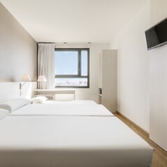 Отель Ilunion Valencia 3 Валенсия комната для гостей фото 5
