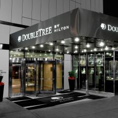 Отель DoubleTree by Hilton Metropolitan - New York City США, Нью-Йорк - 9 отзывов об отеле, цены и фото номеров - забронировать отель DoubleTree by Hilton Metropolitan - New York City онлайн вид на фасад