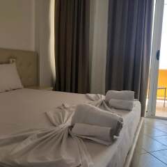 Апартаменты Sunny Bliss Apartments with Seaview Дуррес комната для гостей фото 2