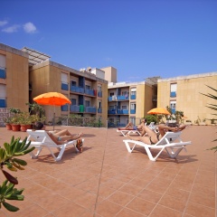 Отель Apartaments Costa d'Or бассейн