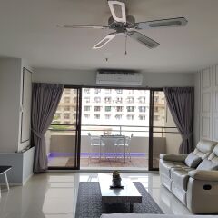 Апартаменты A Beautiful Studio Pool View Downtown Паттайя комната для гостей фото 5