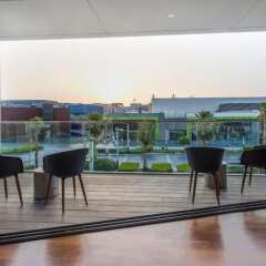 Отель Luxurious Getaway Right Across City Walk Mall Дубай фото 27