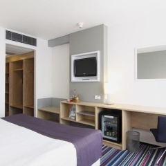 Отель Holiday Inn Prague Airport Чехия, Прага - 3 отзыва об отеле, цены и фото номеров - забронировать отель Holiday Inn Prague Airport онлайн удобства в номере фото 2