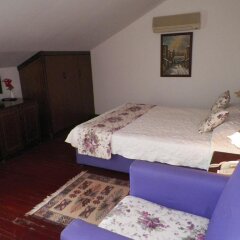 Hotel Club-E сейф в номере