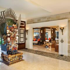 Отель The Seminyak Beach Resort & Spa интерьер отеля